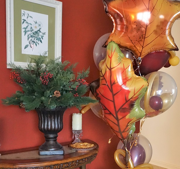 De Luxe Balloon Holiday Decorations_Pie