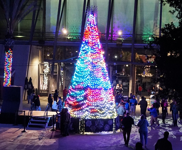 LA Zoo Lights 2018 Christmas Tree