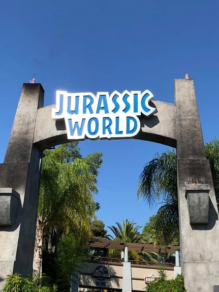 Universal Studios - Jurassic World - gates