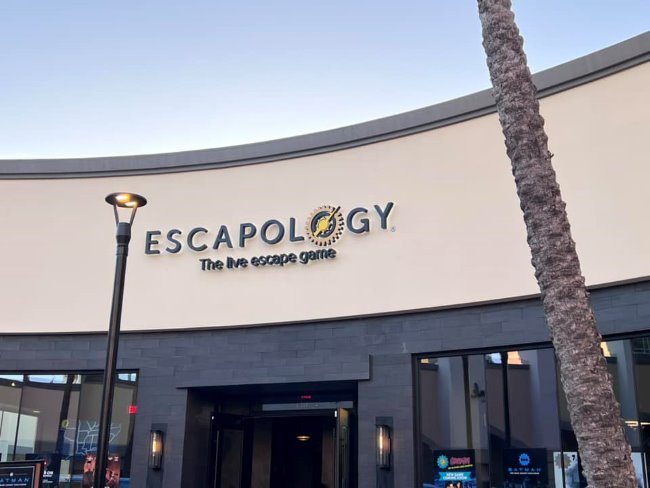 Escapology Northridge - Storefront