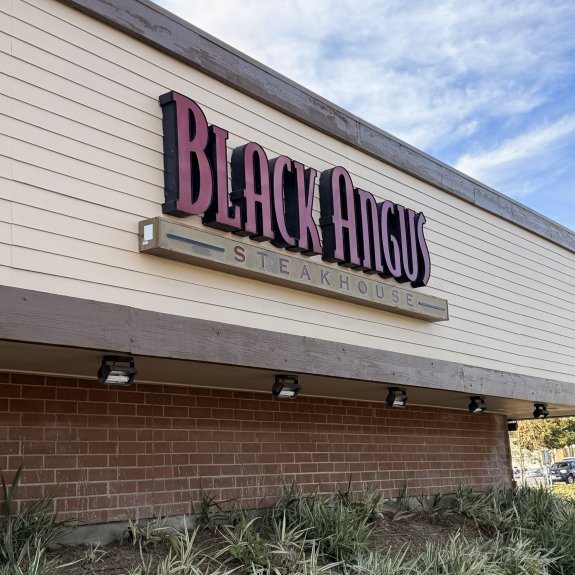 Black Angus - Ventura signage