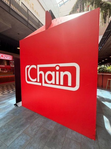 Chain Wall - Eat at Chain